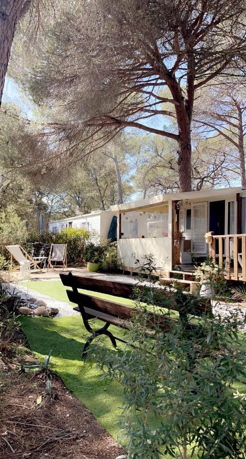 Camping Oasis Village Puget-sur Argens Exterior photo